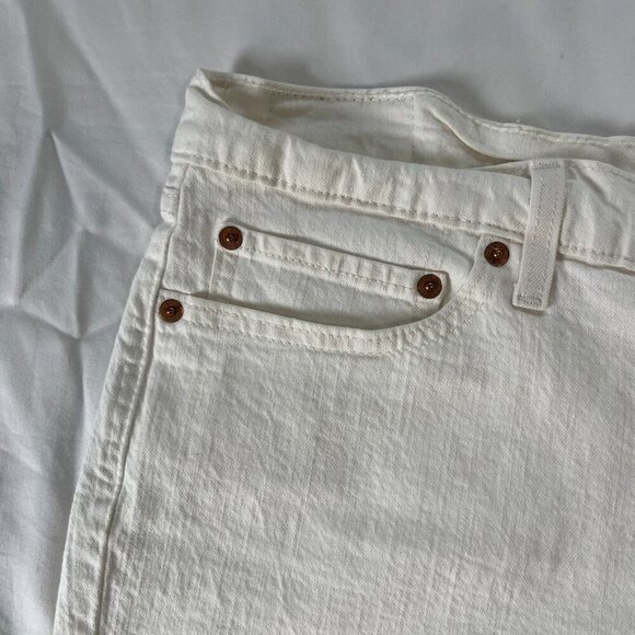 Levi's White Mid Rise Cuff Leg Cotton Jean Shorts | Size 14/32 - Picture 2 of 6